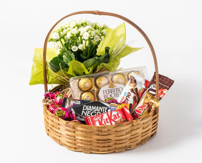 Cesta de  Chocolate e Flores Luxo