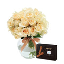 Kit rosas brancas e Língua de Gato Kopenhagen com entrega em São José dos Campos - Casa e Jardim Flores