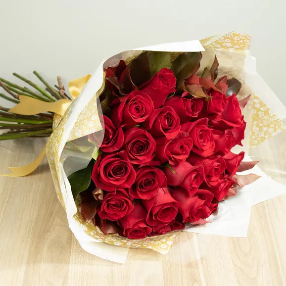 Kit 12 Rosas Importadas Vermelhas e Chandon